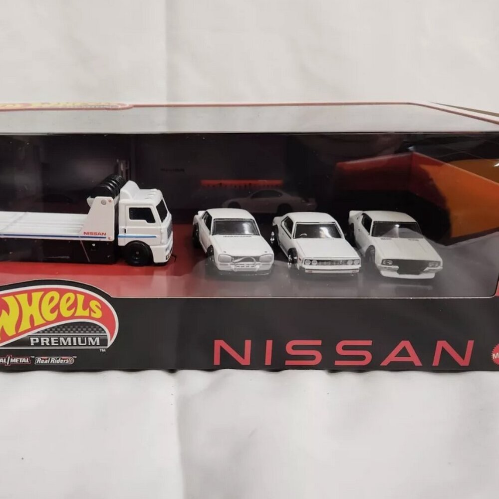 Hot Wheels 1:64 Nissan Skyline Diorama Premium Collector Set (GMH39)